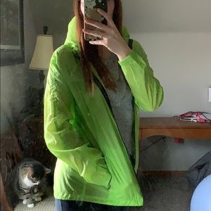 Windbreaker/ raincoat